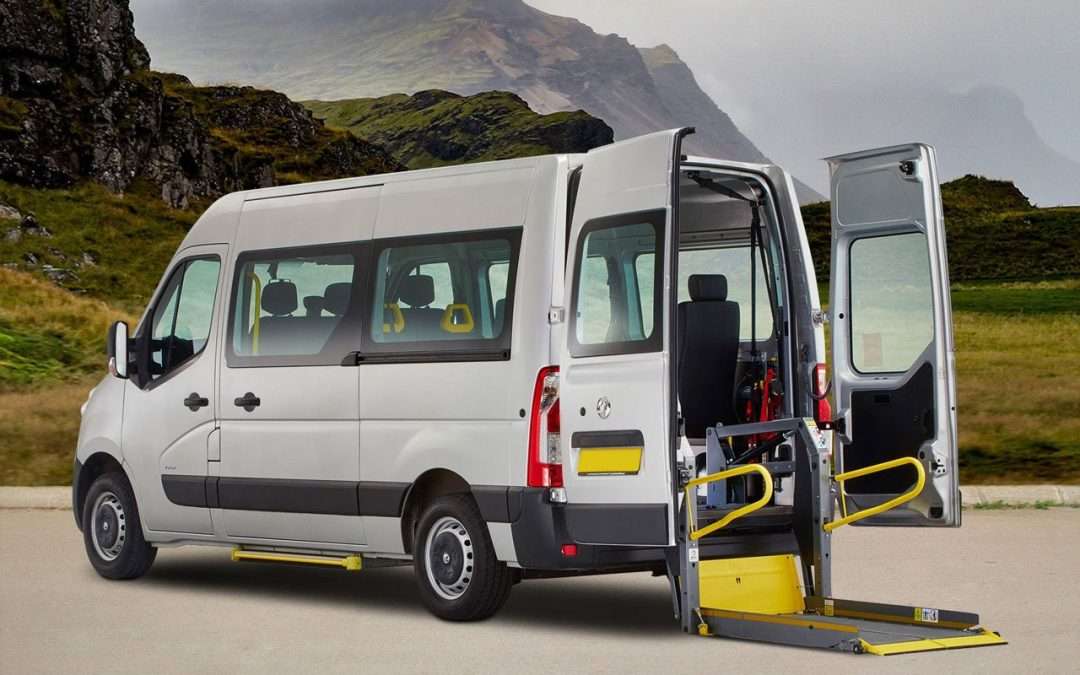 Tail-lift Minibus